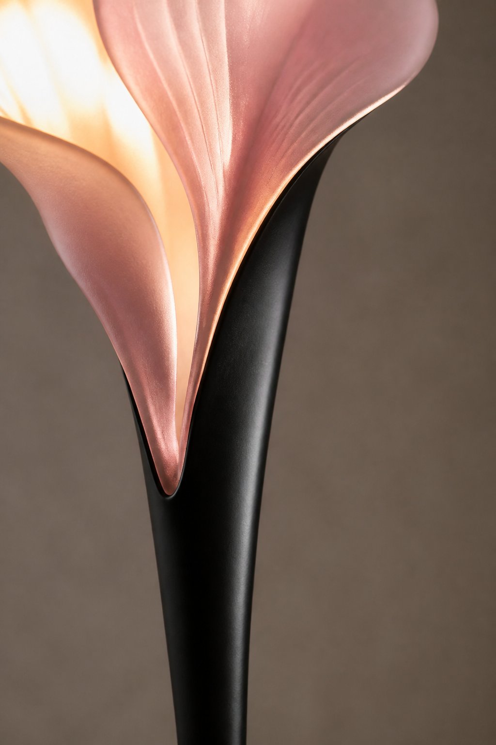 Maison Moya - Calla Sculptural Floor Lamp - closeup detail