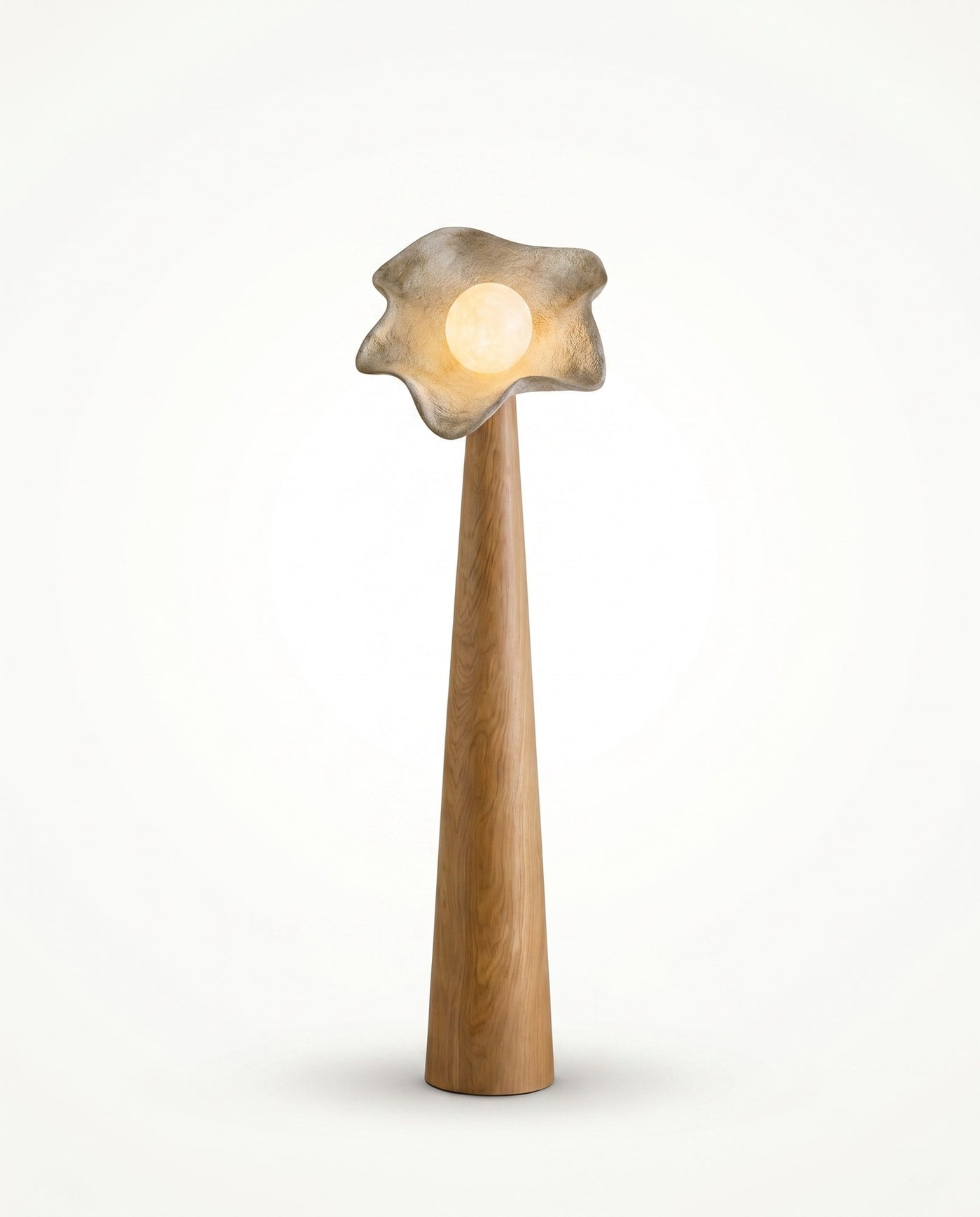 Maison Moya - Lune Suspendue Sculpted Disc Floor Lamp - 02 studio