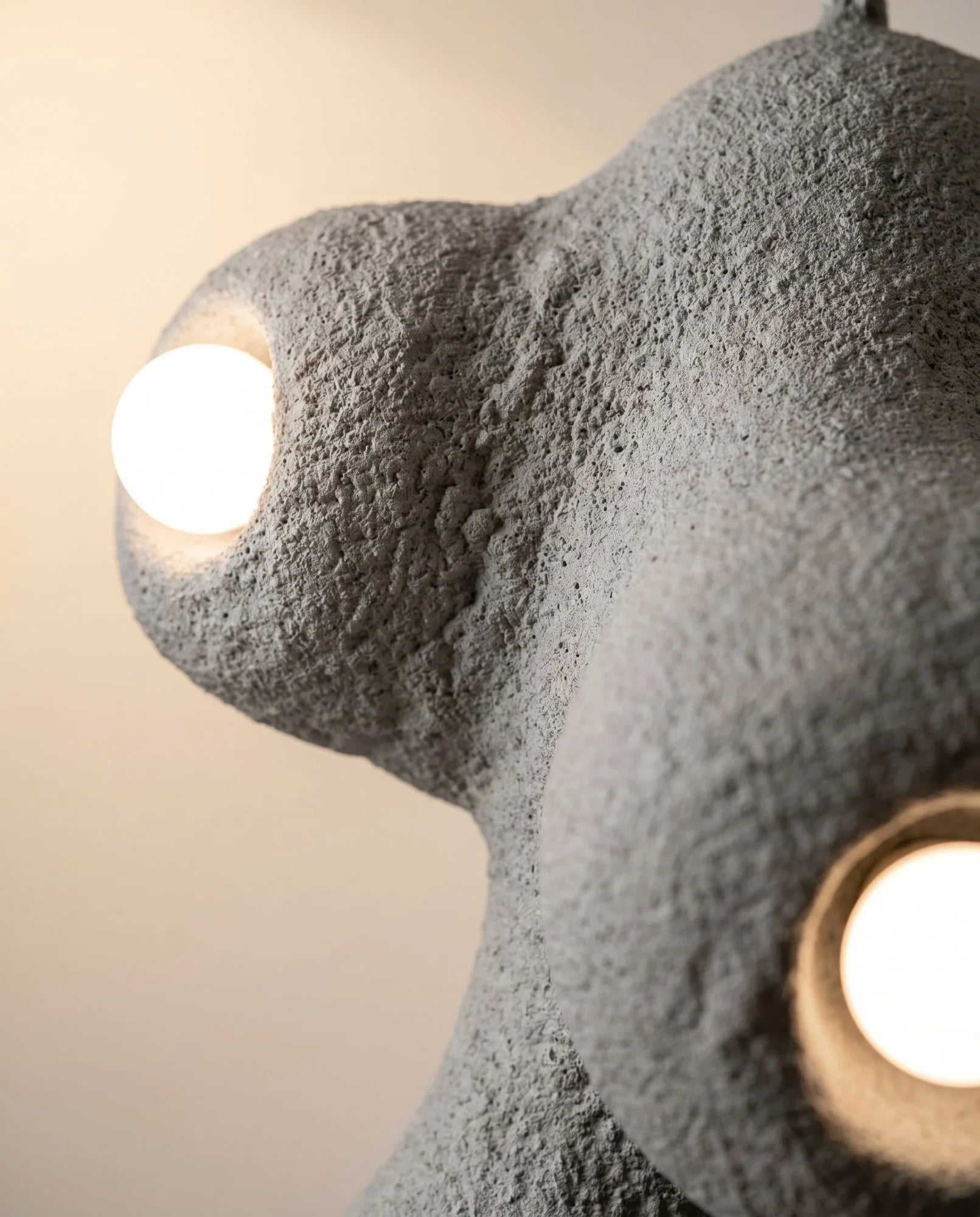 Maison Moya - Ã‰toile Filante Organic Sputnik Chandelier - 03 closeup-top